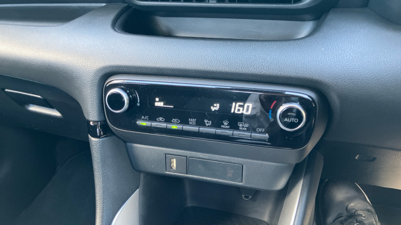 Toyota Yaris 1.5 Hybrid Icon 5dr CVT Hybrid Hatchback